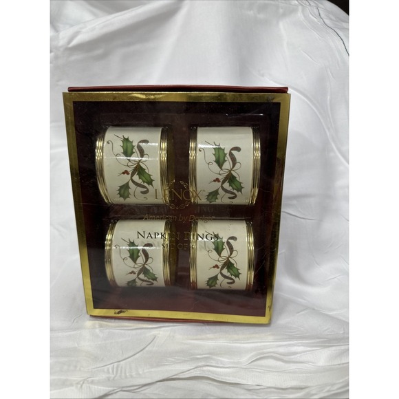 Lenox Vintage Set Of Four Christmas Holly Napkin Rings In Original Box - Picture 1 of 4